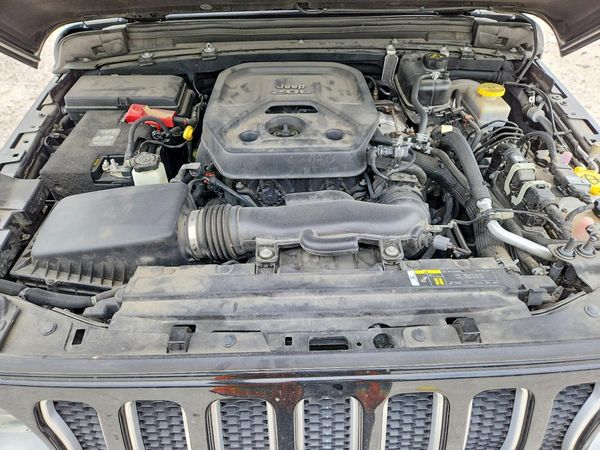 2020 JEEP WRANGLER UNLIMITED — Engine bay