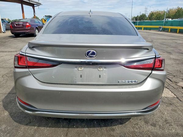2021 LEXUS ES 300h Premium