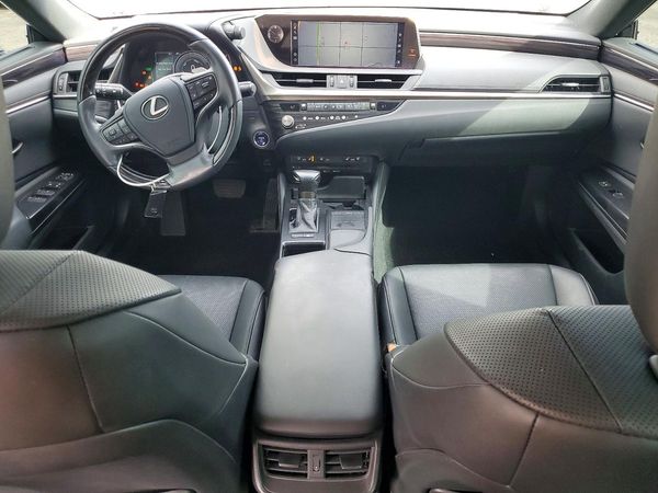 2021 LEXUS ES 300h Premium
