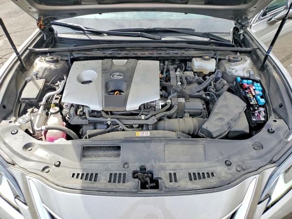 2021 LEXUS ES 300h Premium