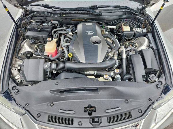 2018 LEXUS IS 300