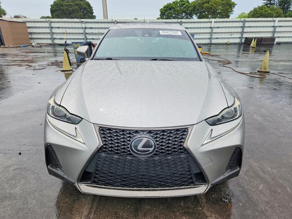 2018 LEXUS IS 300