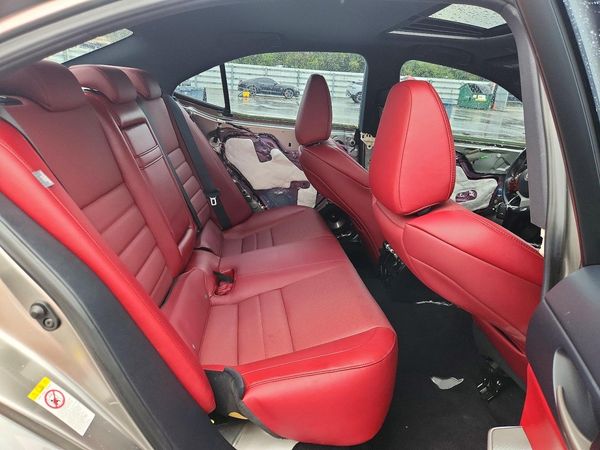 2018 LEXUS IS 300