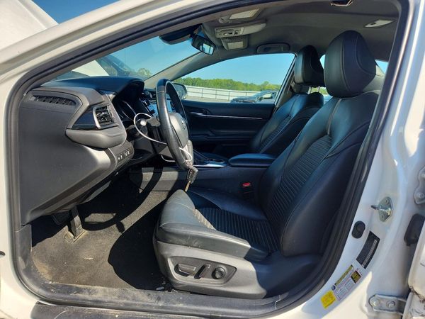2020 TOYOTA CAMRY — DENT