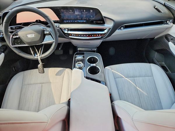 2024 CADILLAC LYRIQ LUXURY 1 — CKPT