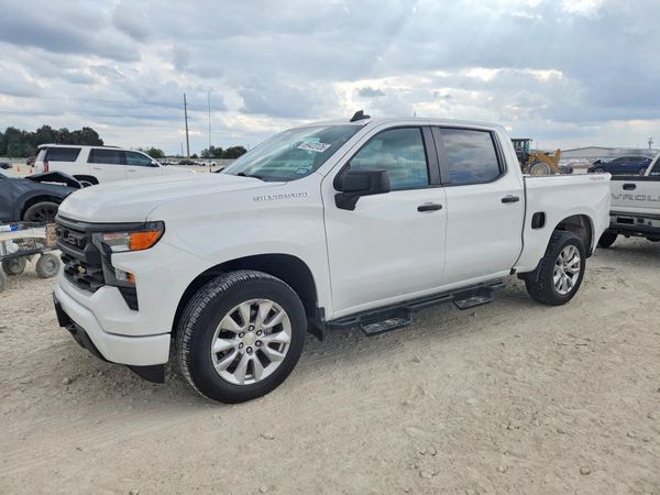 2022 CHEVROLET SILVERADO Custom — Front 3/4