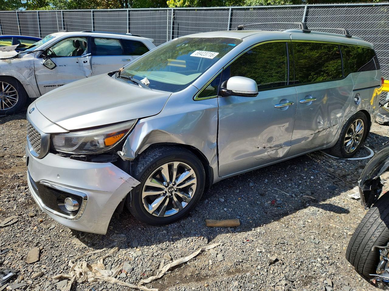 2015 KIA SEDONA TOP - High Level — Front 3/4