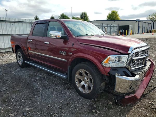2017 RAM 1500 Laramie — Passenger 3/4