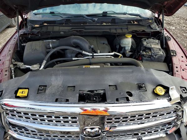 2017 RAM 1500 Laramie — Engine bay