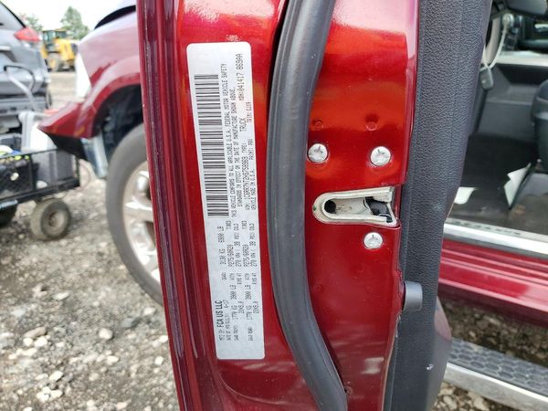 2017 RAM 1500 Laramie — VINS