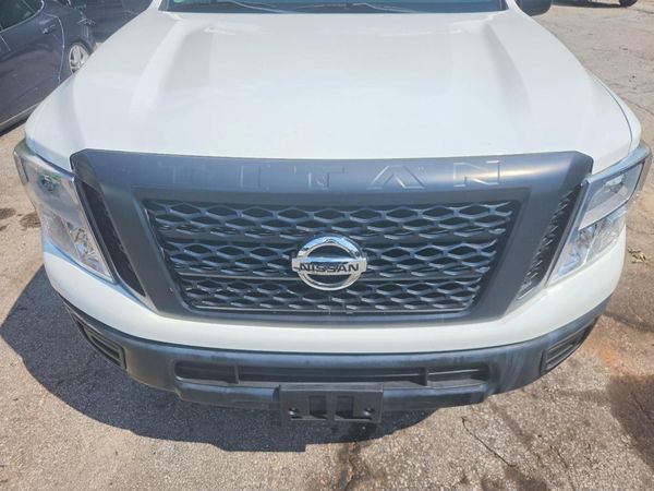 2018 NISSAN TITAN — Engine bay
