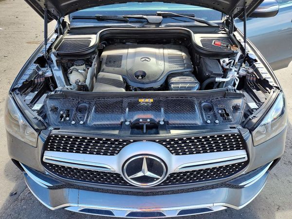 2020 MERCEDES-BENZ GLE — Engine bay
