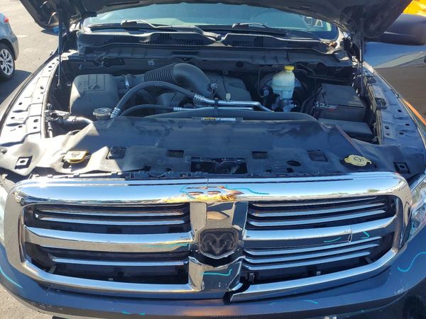 2014 RAM 1500 SLT — Engine bay