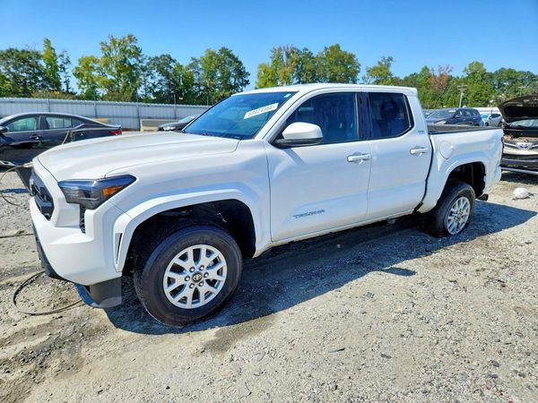 2024 TOYOTA TACOMA — Front 3/4