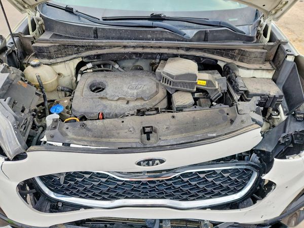 2021 KIA SPORTAGE — Engine bay