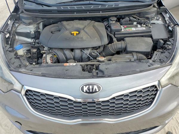 2016 KIA FORTE — Engine bay