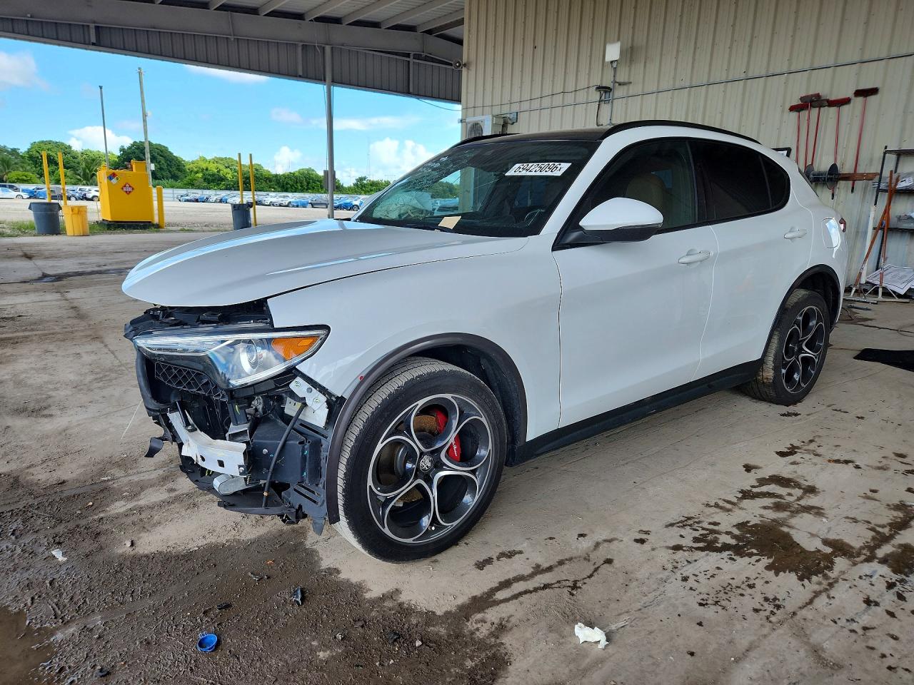 2023 ALFA ROMEO STELVIO TI AWD — Front 3/4