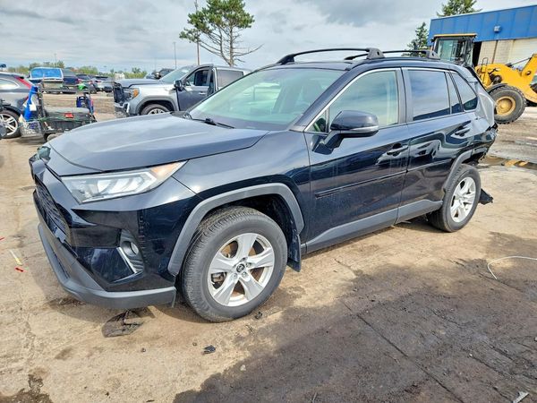 2019 TOYOTA RAV4 — DSFA — Front 3/4
