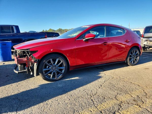 2022 MAZDA 3 — Front 3/4