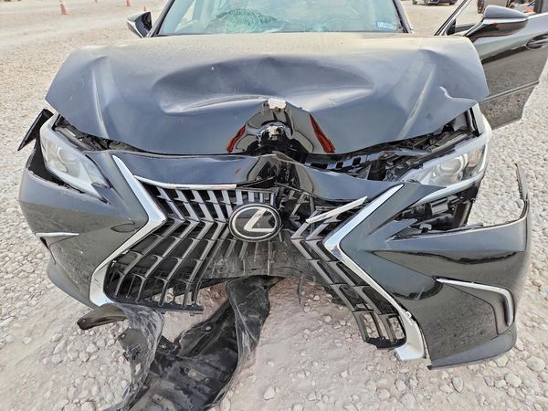 2024 LEXUS ES350 350 Premium — Engine bay