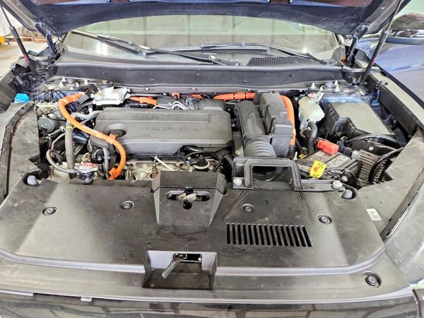 2025 HONDA CR-V — Engine bay