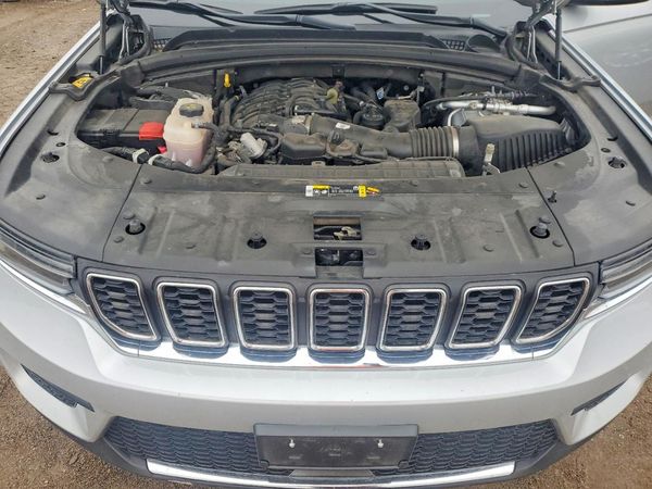 2023 JEEP GRAND CHEROKEE Laredo, Altitude — Engine bay