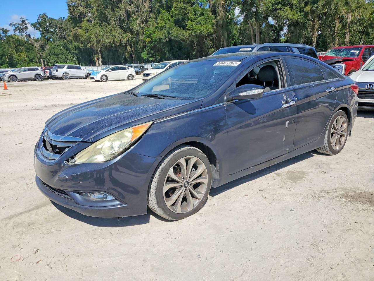 2013 HYUNDAI SONATA — Front 3/4