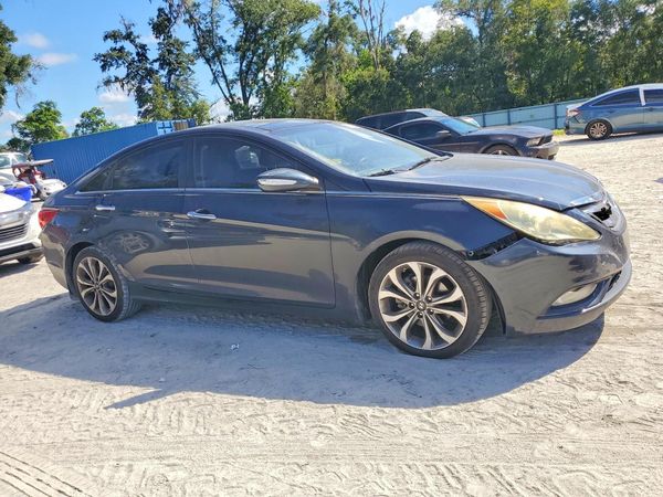 2013 HYUNDAI SONATA — Passenger 3/4