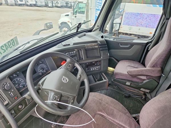 2020 VOLVO VN — CKPT