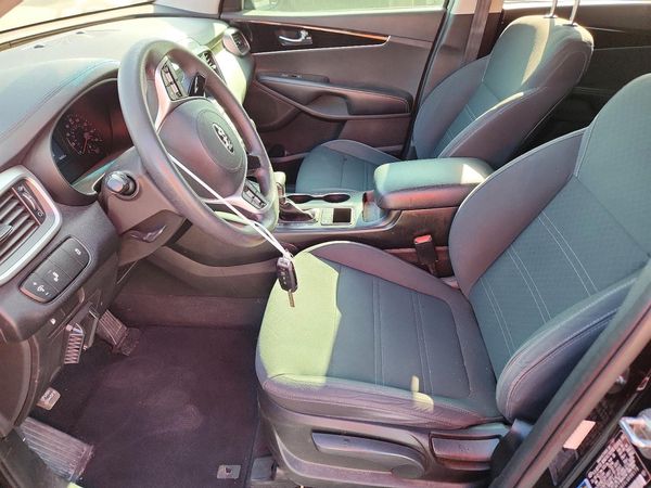 2020 KIA SORENTO — DENT