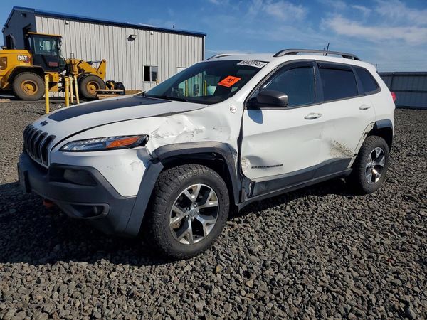 2016 JEEP CHEROKEE — Front 3/4