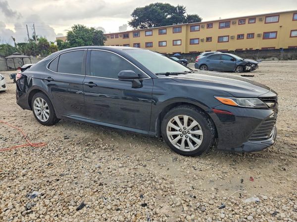 2018 TOYOTA CAMRY LE/SE/XLE/XSE — Passenger 3/4