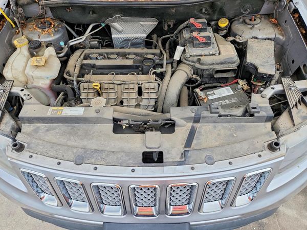 2017 JEEP COMPASS Latitude — Engine bay