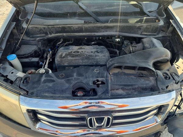 2013 HONDA PILOT LX — Engine bay