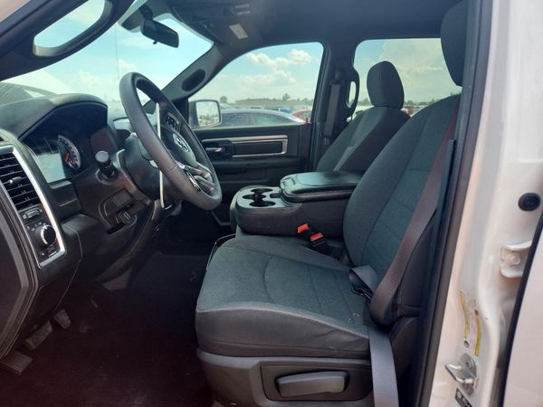 2024 RAM 1500 CLASSIC