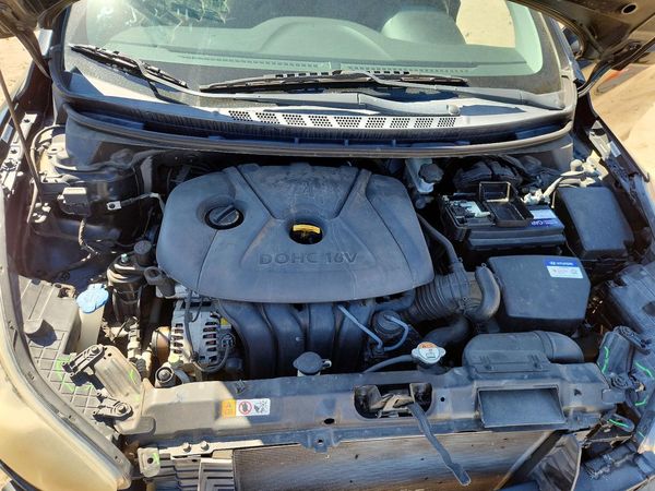 2024 HYUNDAI ELANTRA — Engine bay