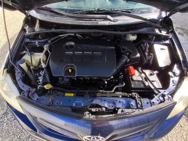 2013 TOYOTA COROLLA — Engine bay