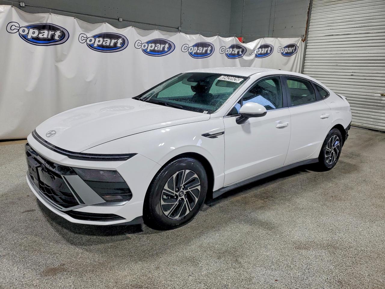 2026 HYUNDAI SONATA Blue — Front 3/4