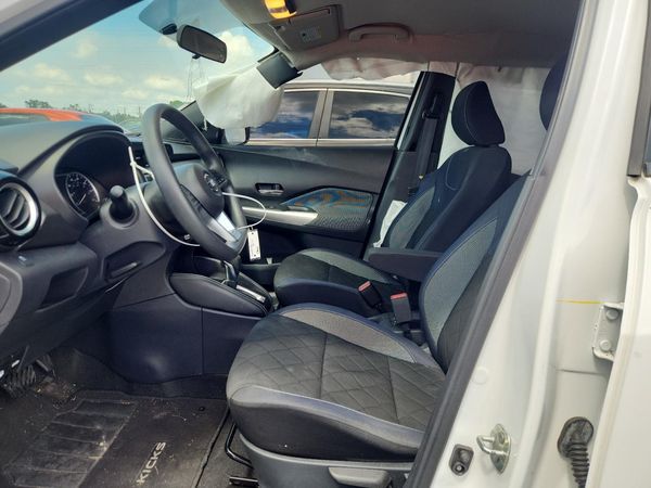 2018 NISSAN KICKS — DENT