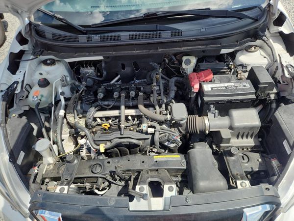 2018 NISSAN KICKS — Engine bay