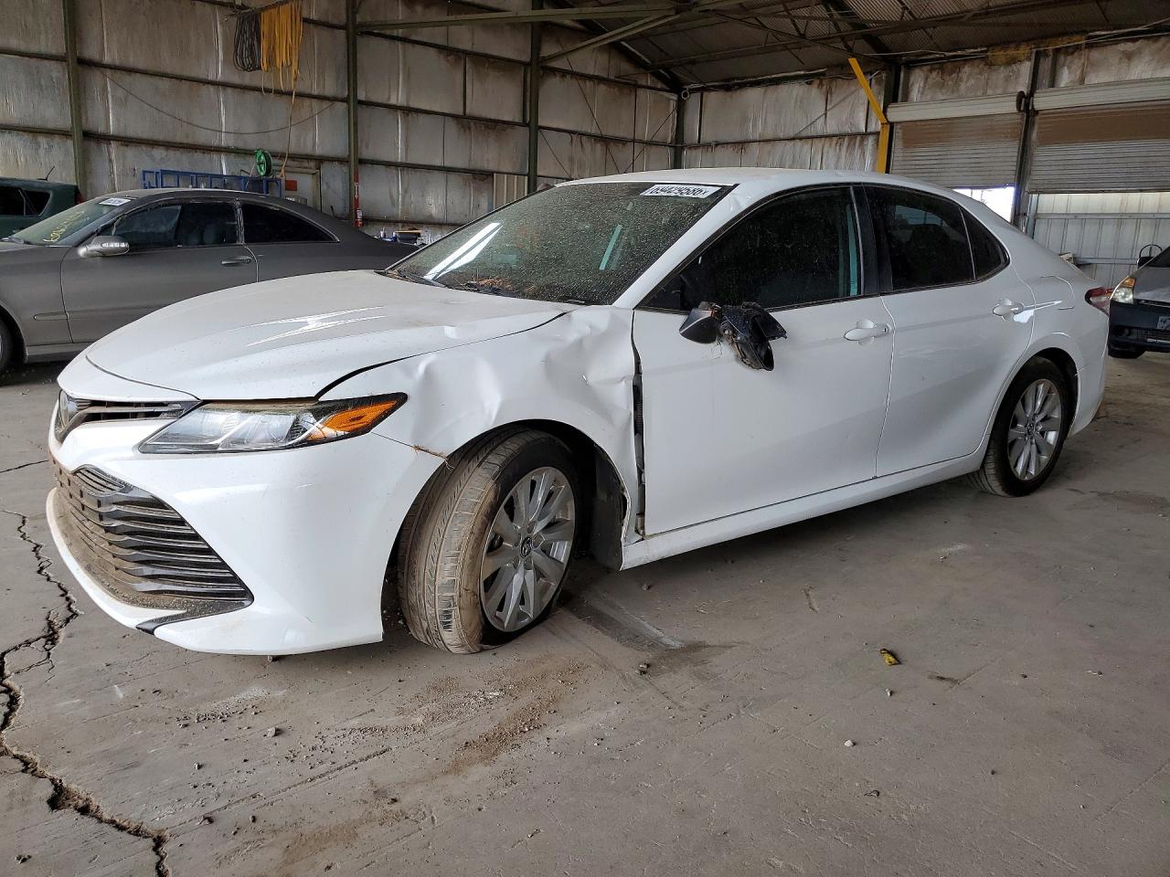 2019 TOYOTA CAMRY L/LE/SE/XLE — Front 3/4