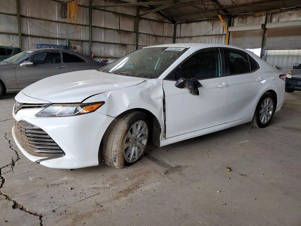 2019 TOYOTA CAMRY L/LE/SE/XLE — Front 3/4