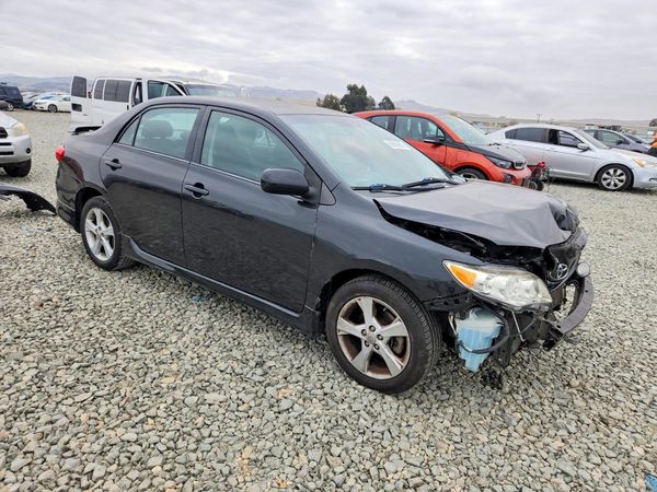 2013 TOYOTA COROLLA