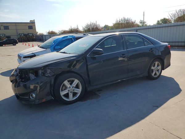 2013 TOYOTA CAMRY — Front 3/4
