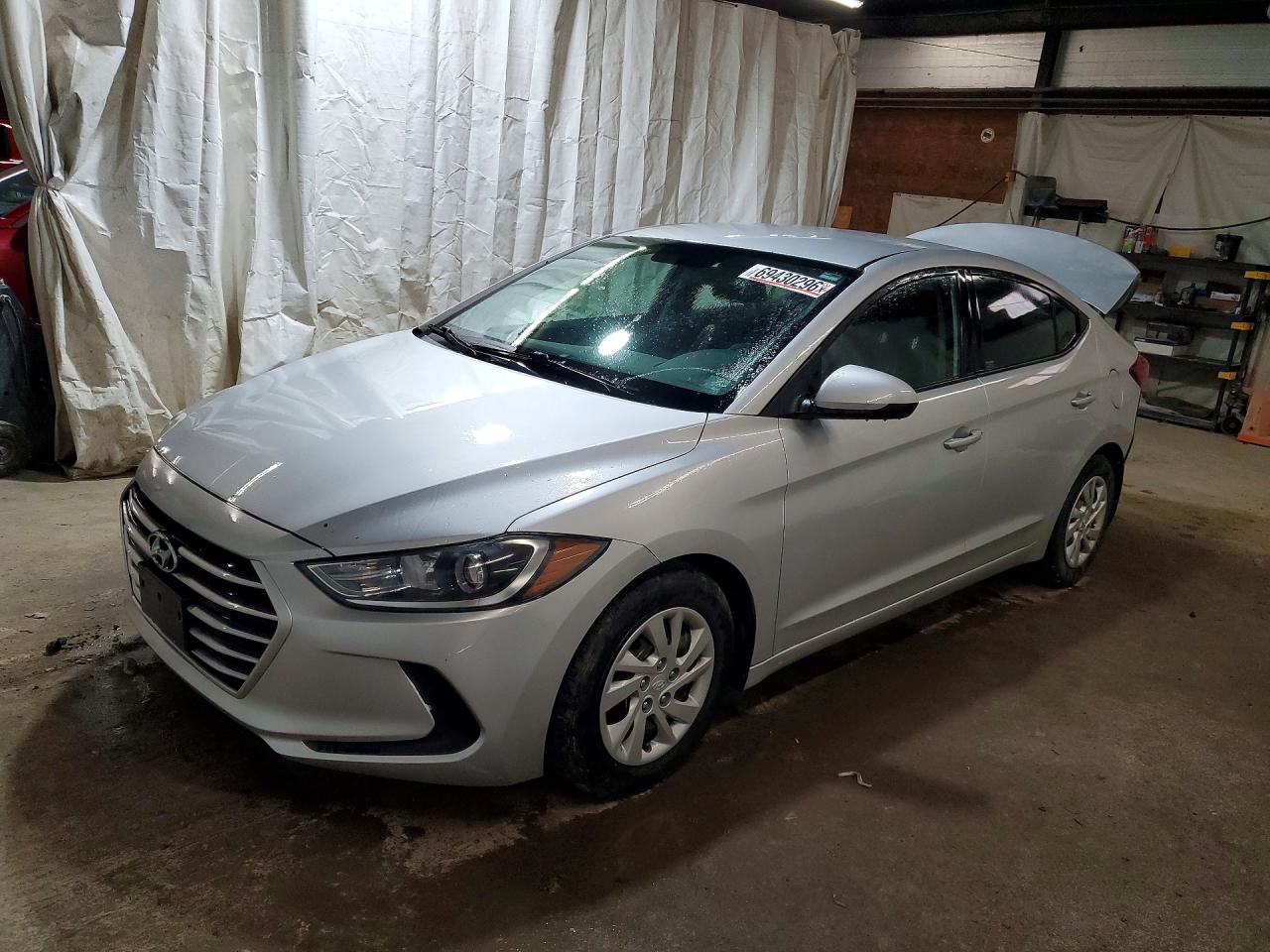 2018 HYUNDAI ELANTRA SE — Front 3/4