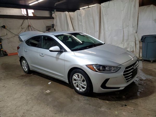2018 HYUNDAI ELANTRA SE — Passenger 3/4