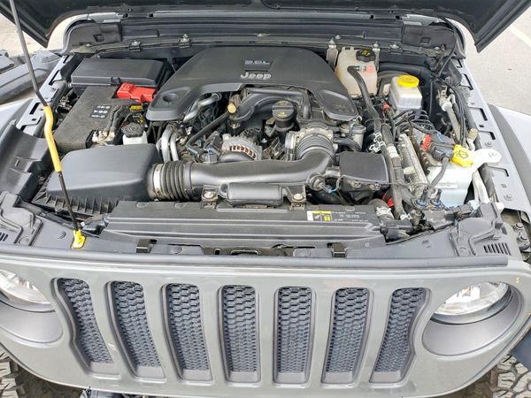 2019 JEEP WRANGLER RUBICON — Engine bay