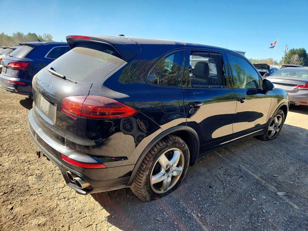 2015 PORSCHE CAYENNE — PSRA