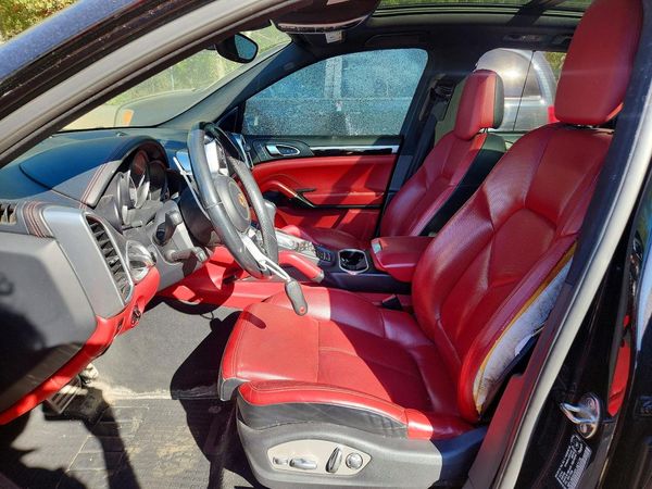 2015 PORSCHE CAYENNE — DENT