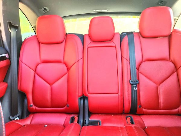 2015 PORSCHE CAYENNE — SUVN
